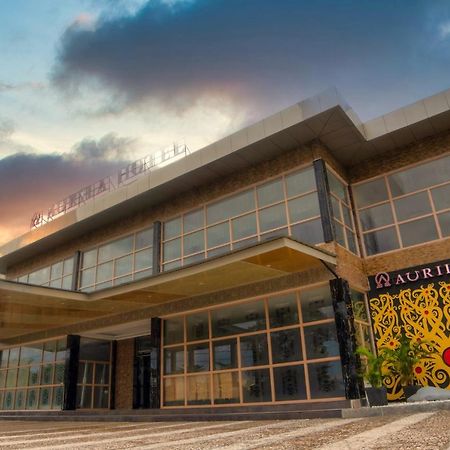 Aurila Hotel Palangkaraya Bagian luar foto