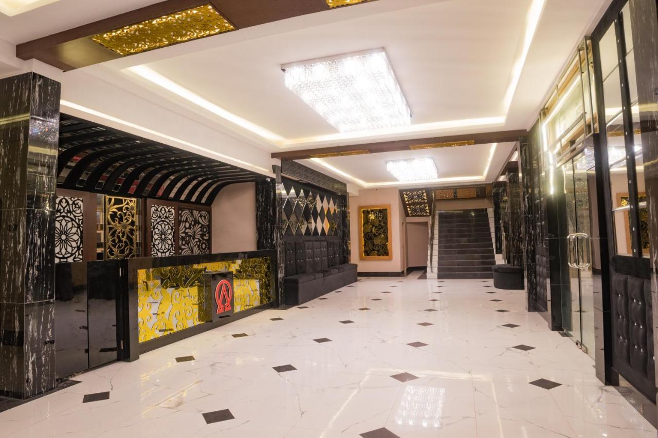 Aurila Hotel Palangkaraya Bagian luar foto